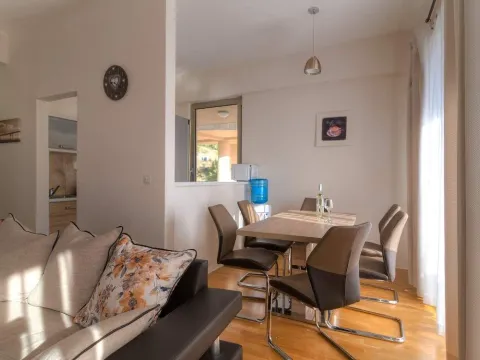 Sale, three bedroom apartment, 189m², Budva, Crna Gora - image 21