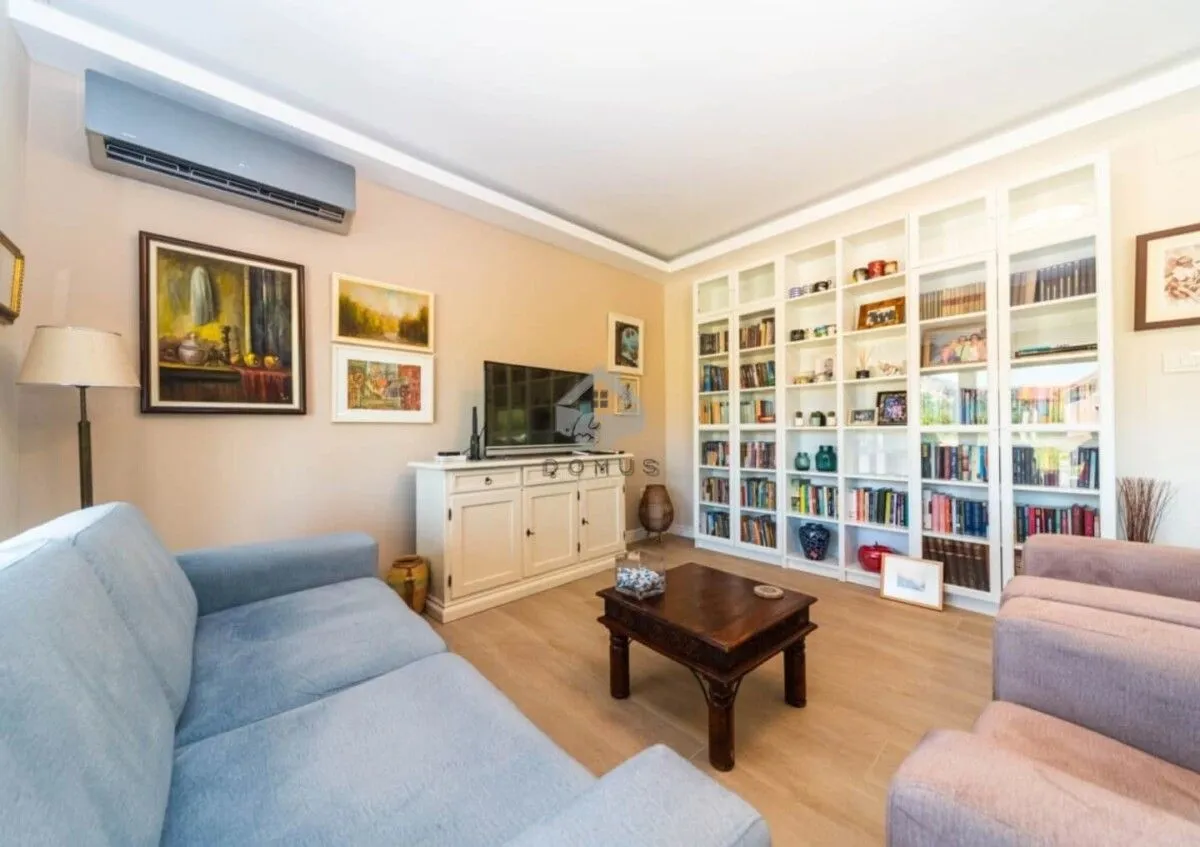 Prodaja, kuća, 130m², Tološi, Podgorica