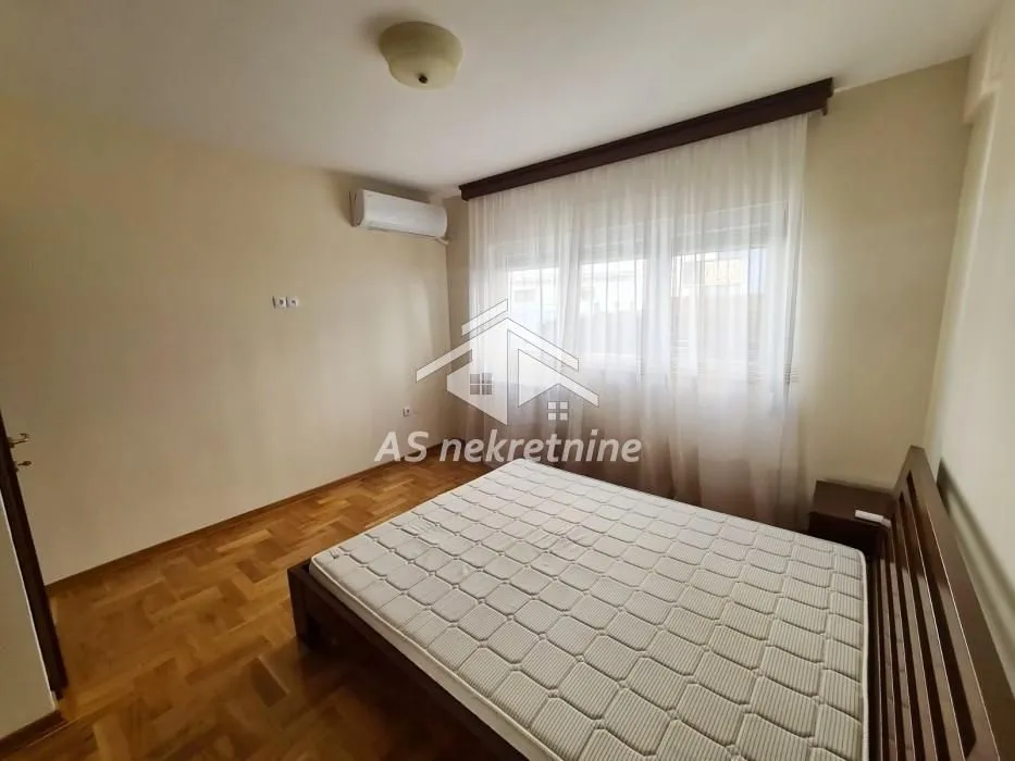 Rent, three bedroom apartment, 78m², Vračar Hram, Vračar Sve Podlokacije