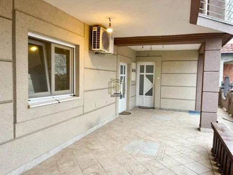 Izdavanje, dvosoban stan, 80m², Zelenika, Podgorica - image 2