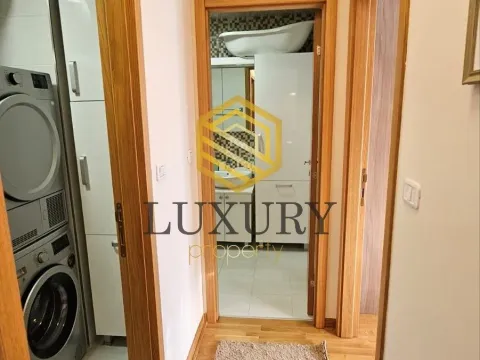 Izdavanje, dvosoban stan, 64m², City Kvart, Podgorica - image 13