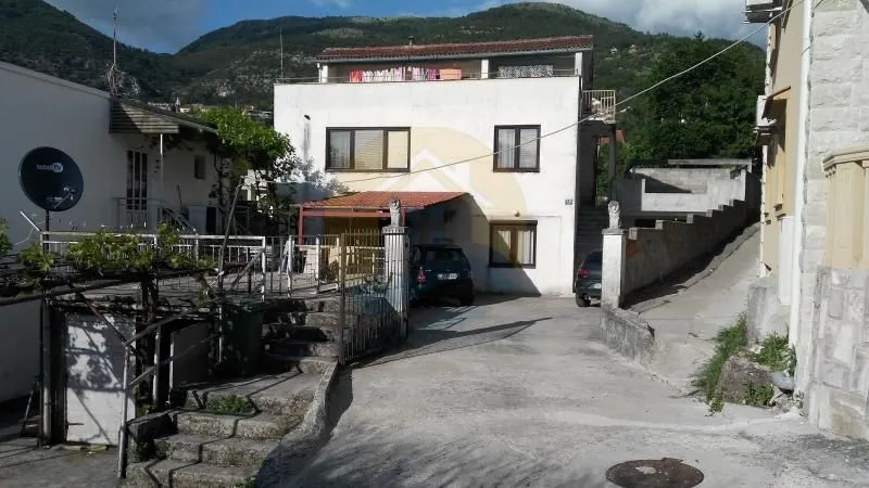 Prodaja, kuća, 260m², Tivat, Crna Gora