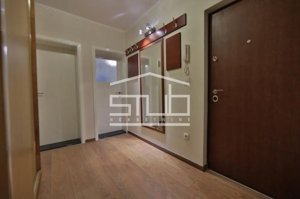 Prodaja, dvosoban stan, 64m², Gundulićev Venac, Beograd