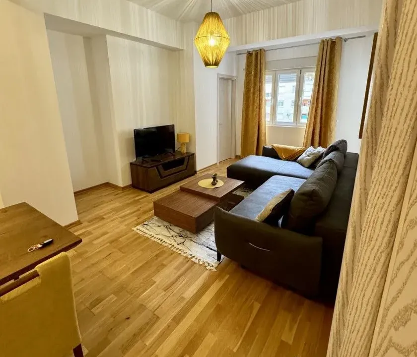 Izdavanje, trosoban stan, 74m², Ljubović, Podgorica