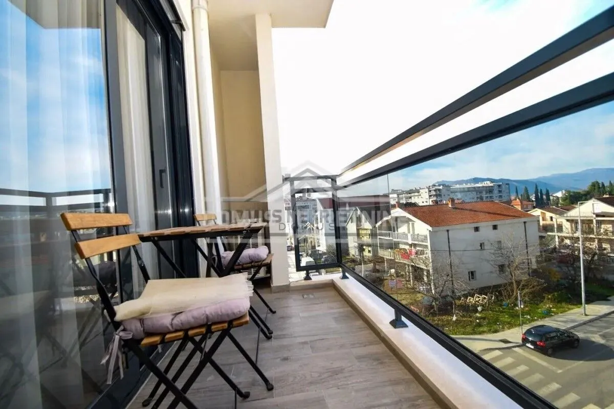 Izdavanje, trosoban stan, 95m², Dalmatinska ulica, Podgorica
