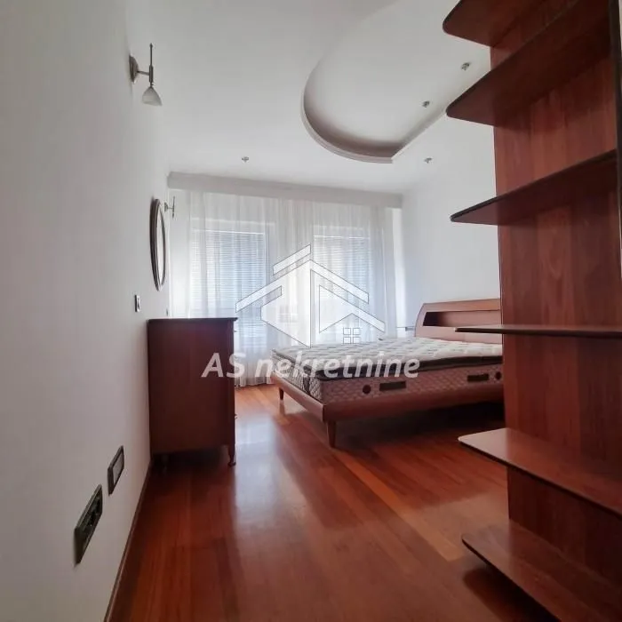 Rent, three bedroom apartment, 120m², Stari Grad, Beograd