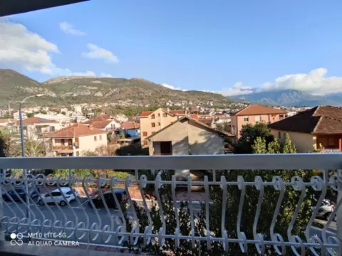 Izdavanje, jednosoban stan, 53m², Centar, Tivat - image 4