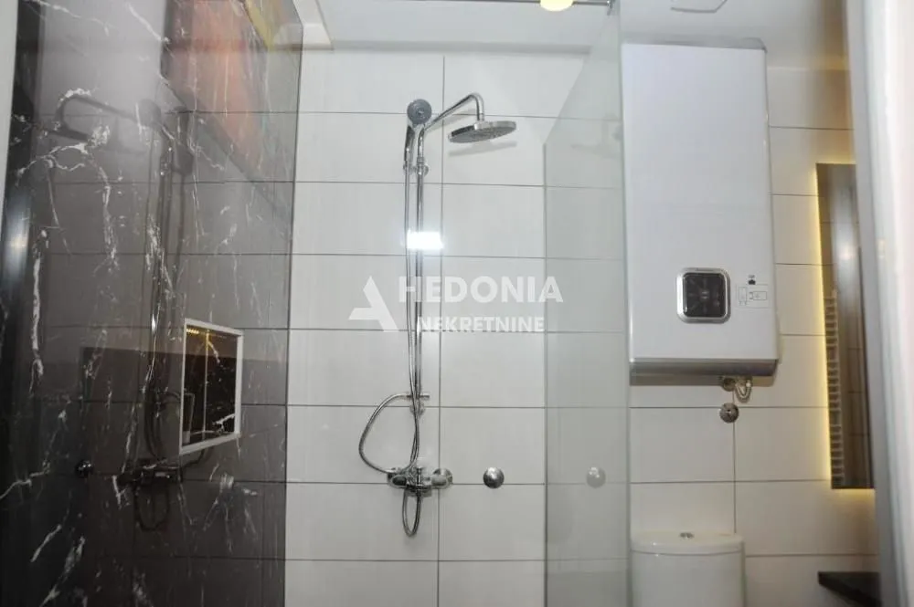 Sale, three bedroom apartment, 90m², Stari Grad, Beograd