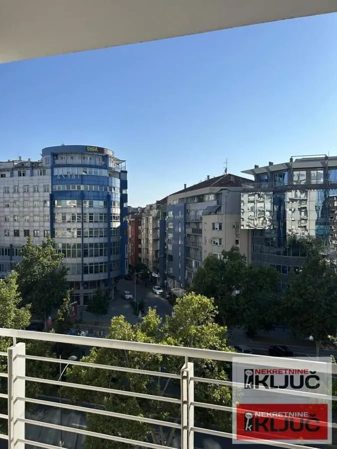 Izdavanje, garsonjera, 28m², Bulevar Oslobodjenja, Novi Sad Sve Podlokacije