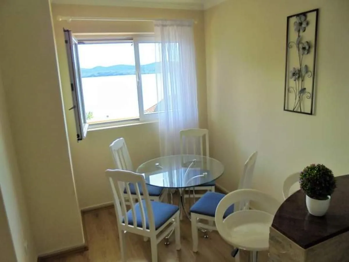 Rent, one bedroom apartment, 55m², Centar, Tivat