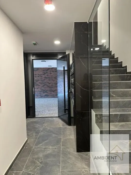 Prodaja, dvosoban stan, 44m², Ledine, Beograd