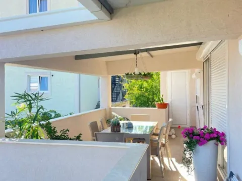 Sale, house, 200m², Šušanj, Bar - image 11