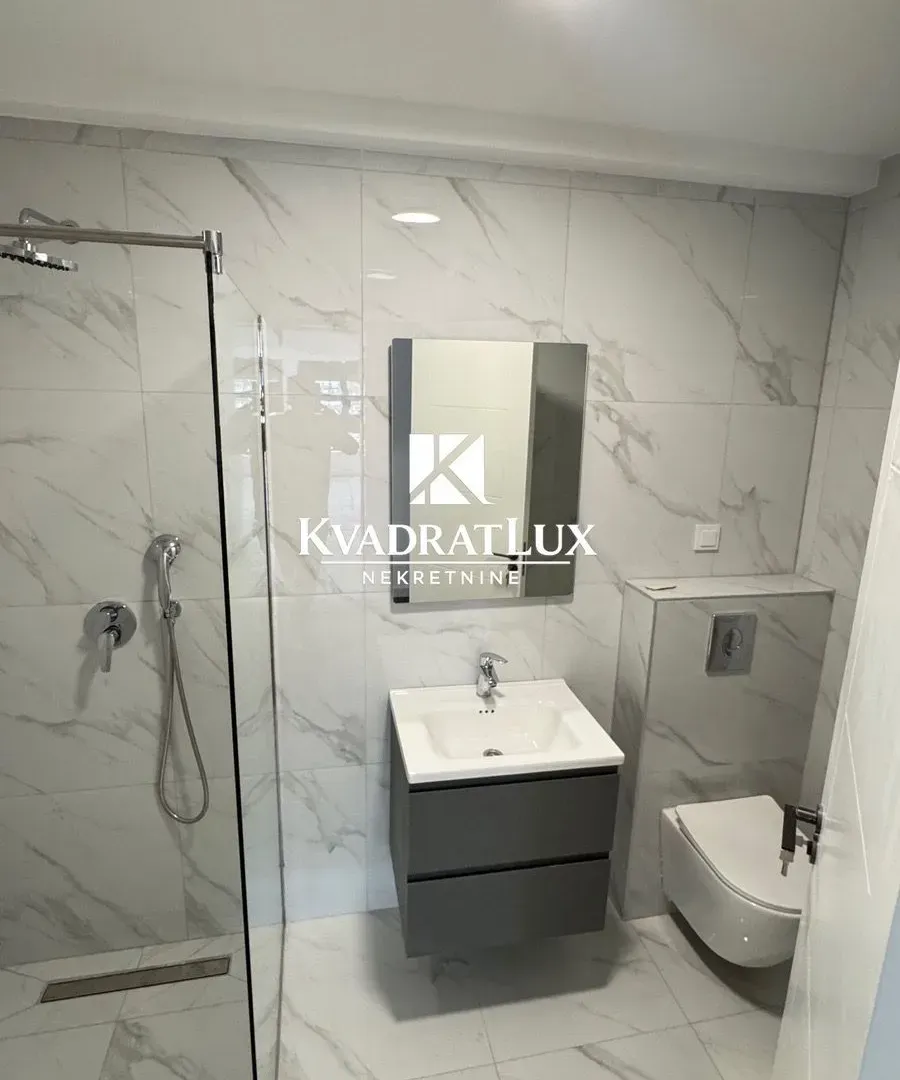 Sale, two bedroom apartment, 70m², Centar, Bar