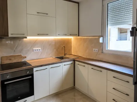 Rent, two bedroom apartment, 78m², Blok 9, Podgorica - image 5