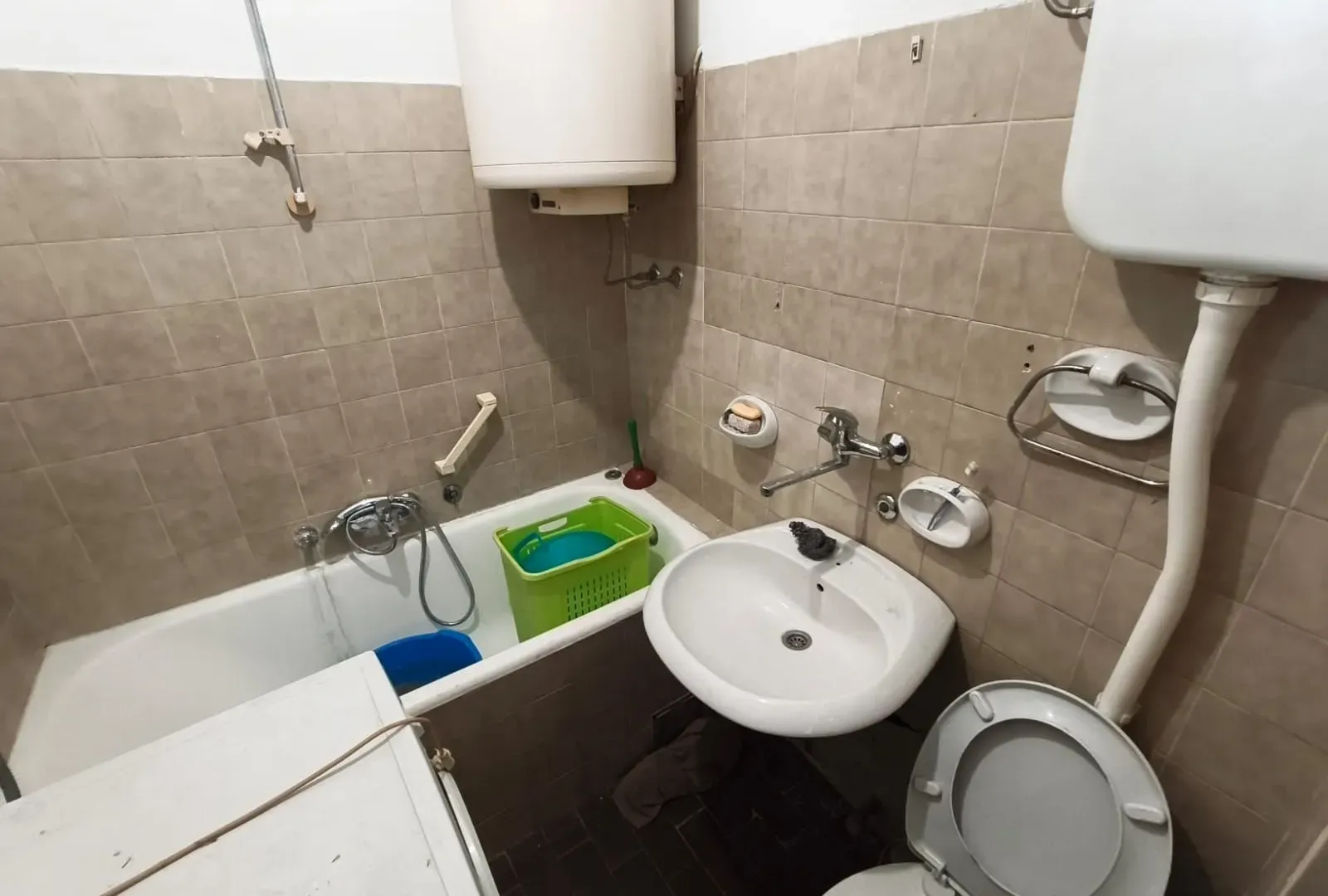 Prodaja, trosoban stan, 100m², Blok 6, Podgorica