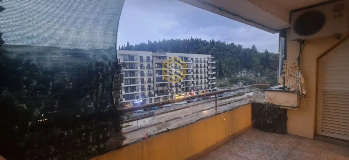 Izdavanje, dvosoban stan, 74m², Ljubović, Podgorica