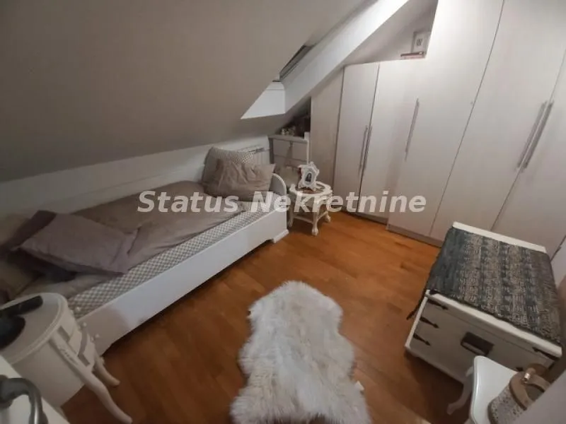 Prodaja, četvorosoban stan, 135m², Centar, Novi Sad
