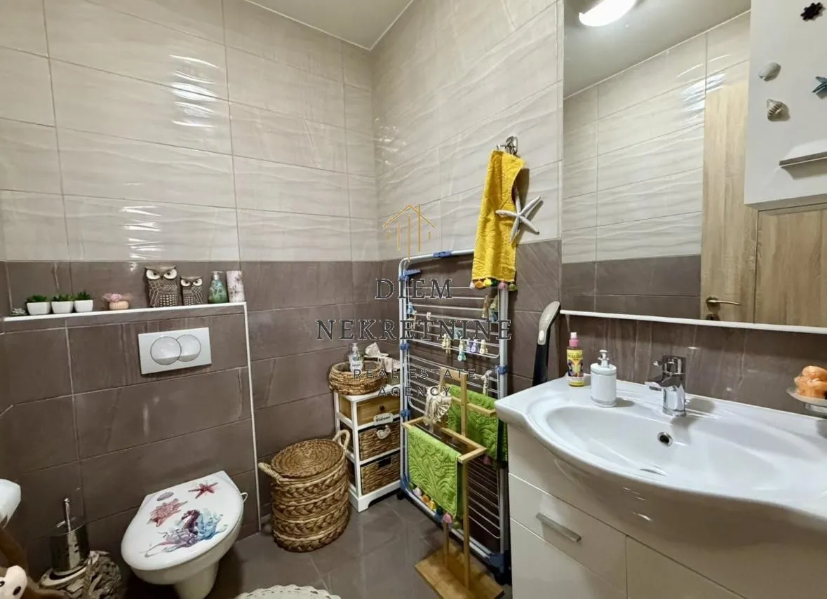 Prodaja, dvosoban stan, 63m², Centar, Bar