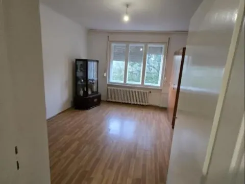 Izdavanje, trosoban stan, 61m², Stari grad, Novi Sad - image 11