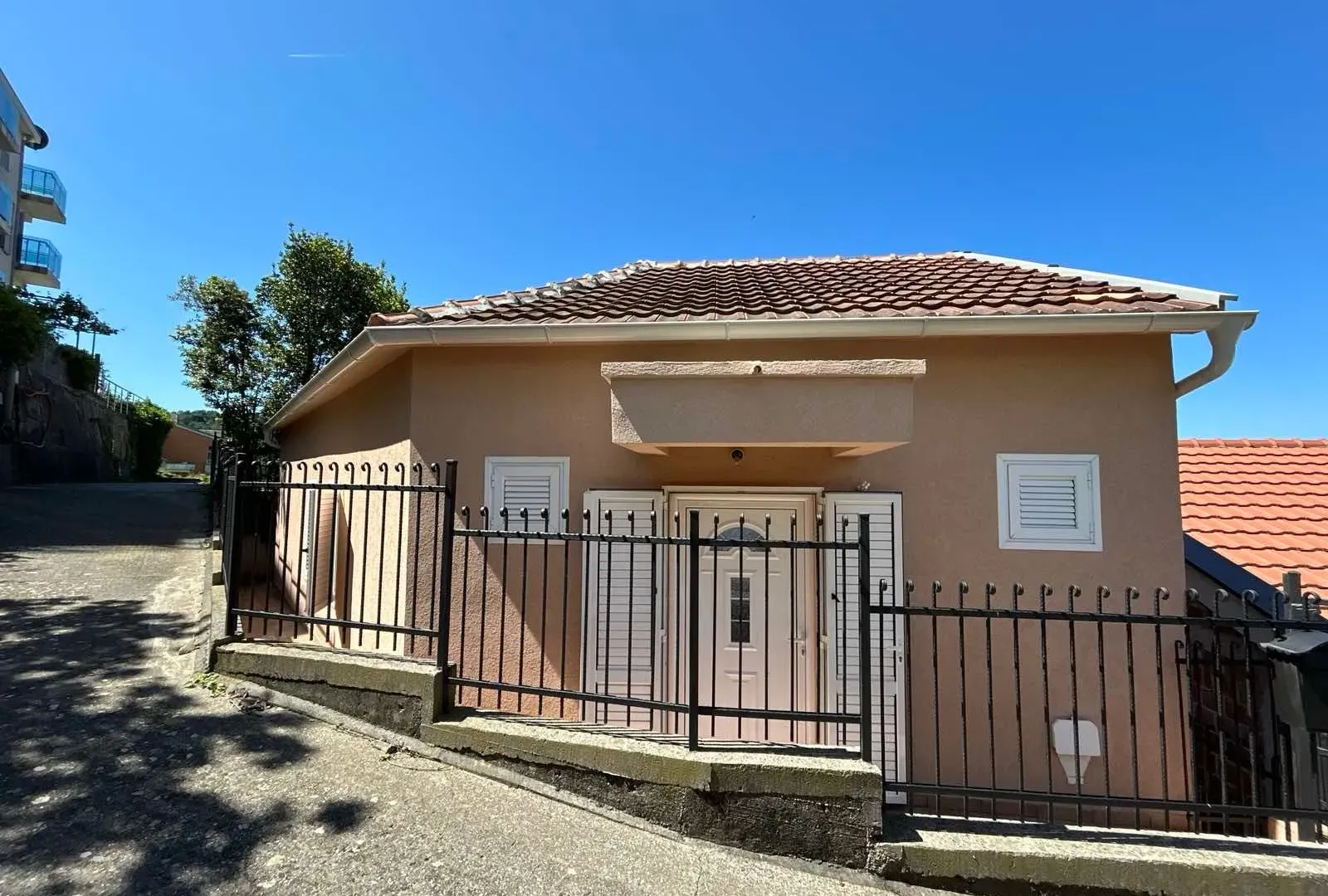 Sale, house, 98m², Petrovac, Budva