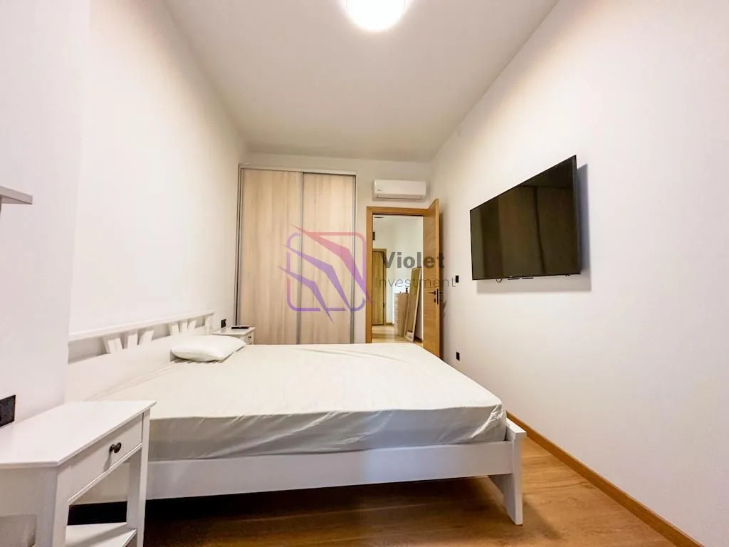 Izdavanje, dvosoban stan, 83m², Kod Capital Plaze, Podgorica