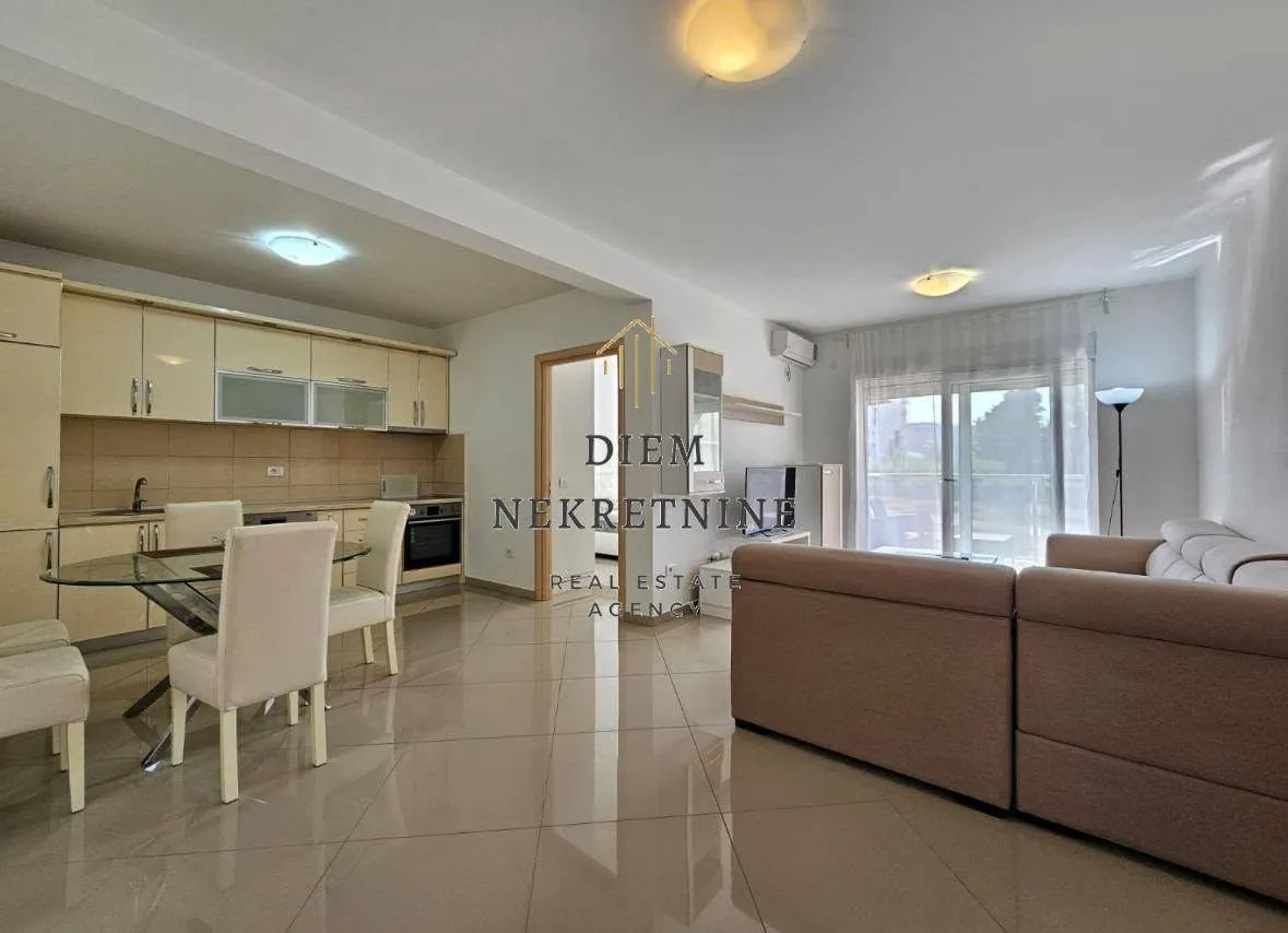 Rent, one bedroom apartment, 67m², Centar, Bar