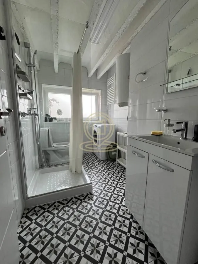 Rent, two bedroom apartment, 44m², Vračar Sve Podlokacije, Beograd