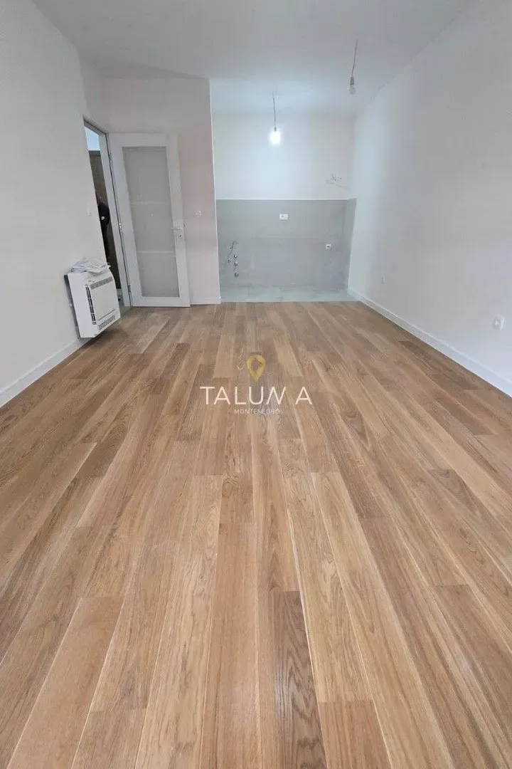 Izdavanje, dvosoban stan, 72m², City Kvart, Podgorica