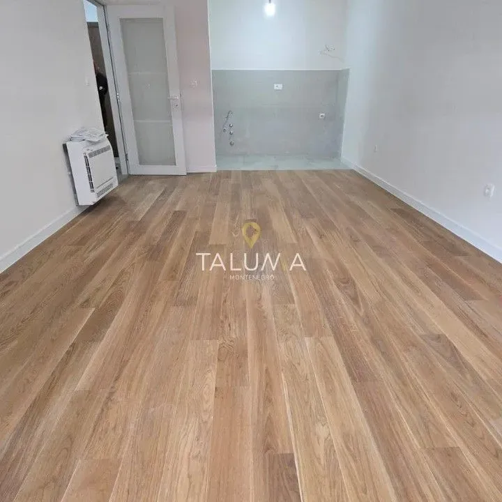 Izdavanje, dvosoban stan, 72m², City Kvart, Podgorica