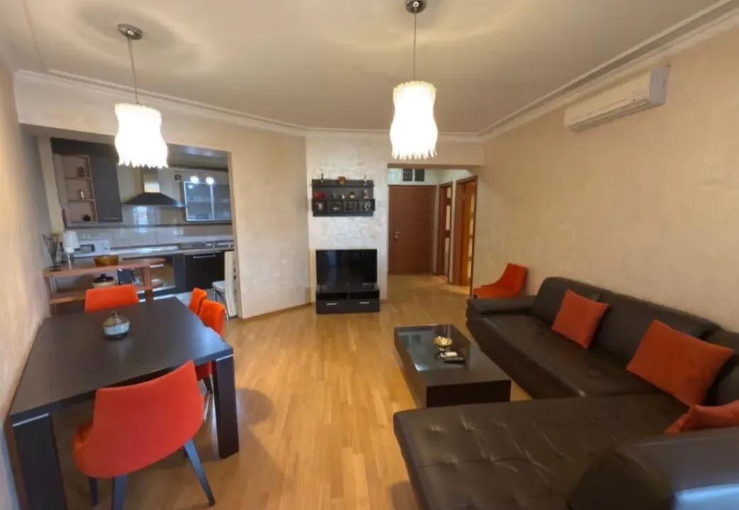 Izdavanje, jednosoban stan, 98m², Centar, Podgorica