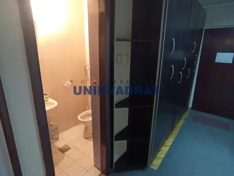 Izdavanje, poslovni prostor, 80m², Banovo Brdo, Beograd - image 14