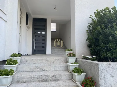 Sale, house, 350m², Zlatica, Podgorica - image 9