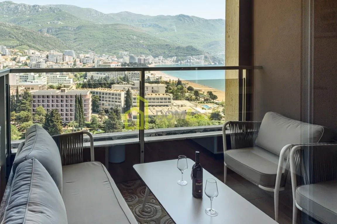 Izdavanje, dvosoban stan, 72m², Budva, Crna Gora