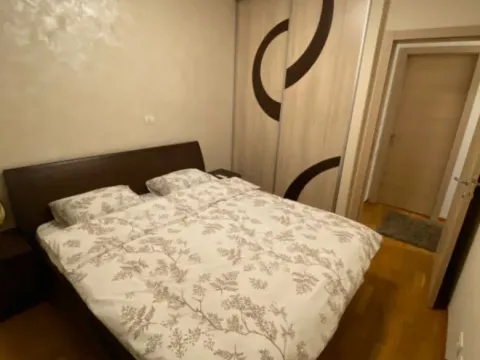 Izdavanje, trosoban stan, 120m², City Kvart, Podgorica - image 10