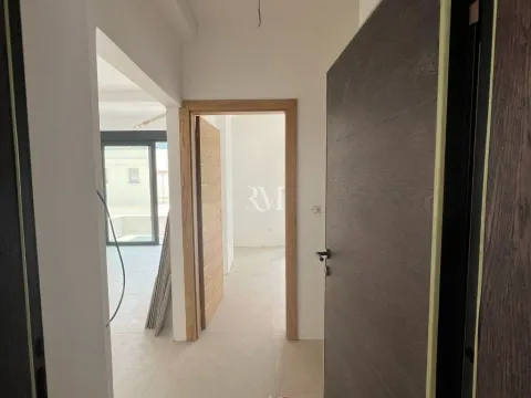 Prodaja, jednosoban stan, 46m², Dobrota, Kotor - image 7