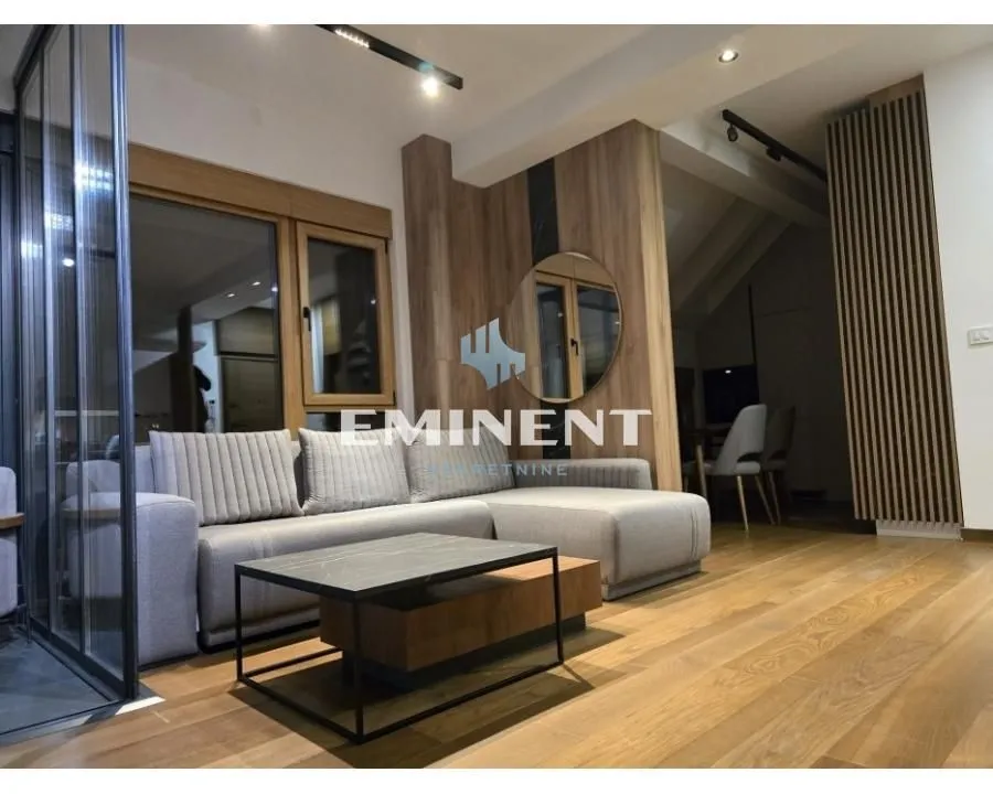 Prodaja, trosoban stan, 76m², Centar, Zlatibor