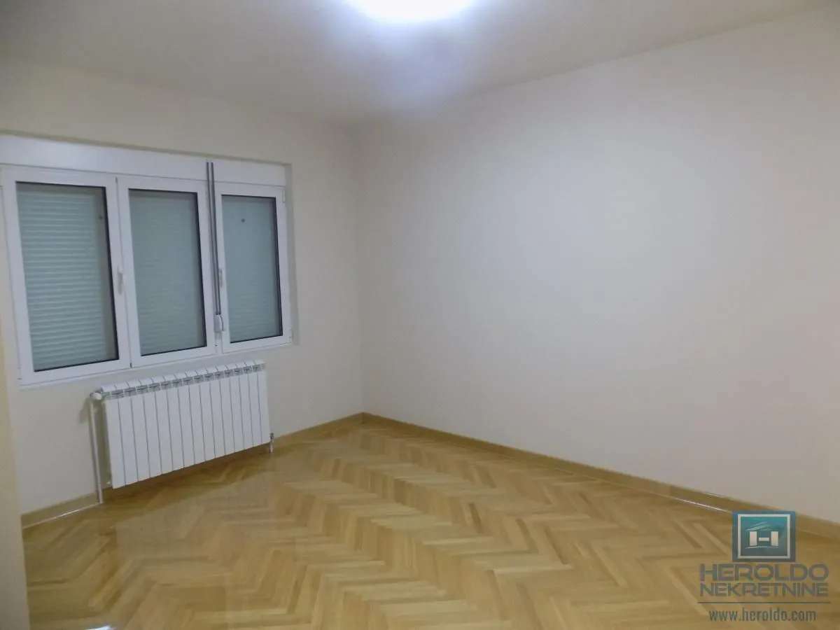 Prodaja, kuća, 192m², 4. juli, Paraćin