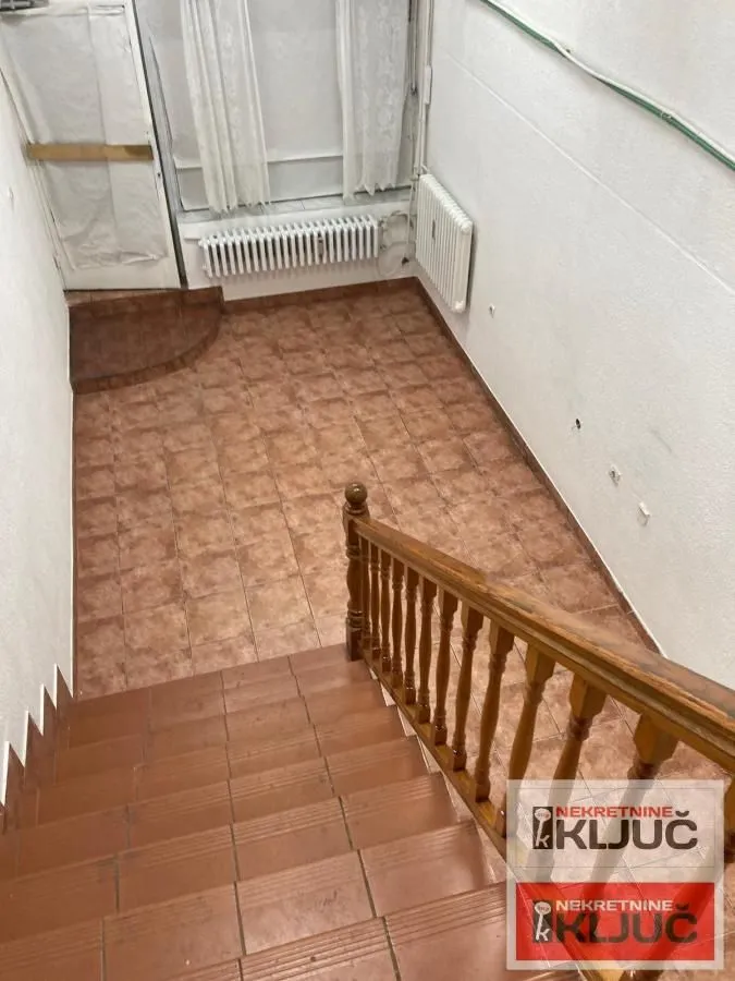Rent, office space, 38m², Cara Dušana, Novi Sad Sve Podlokacije