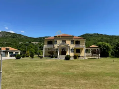 Sale, house, 600m², Velje Brdo, Podgorica - image 3