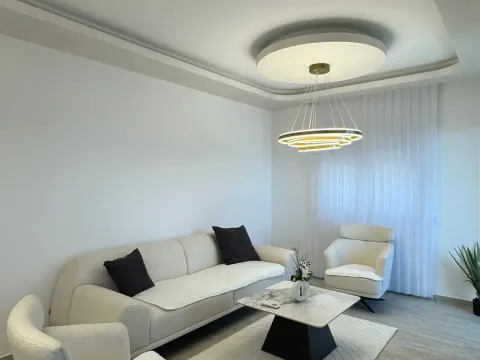 Sale, two bedroom apartment, 74m², Bečići, Budva - image 2