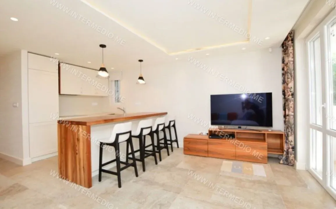 Prodaja, dvosoban stan, 80m², Savina, Herceg Novi