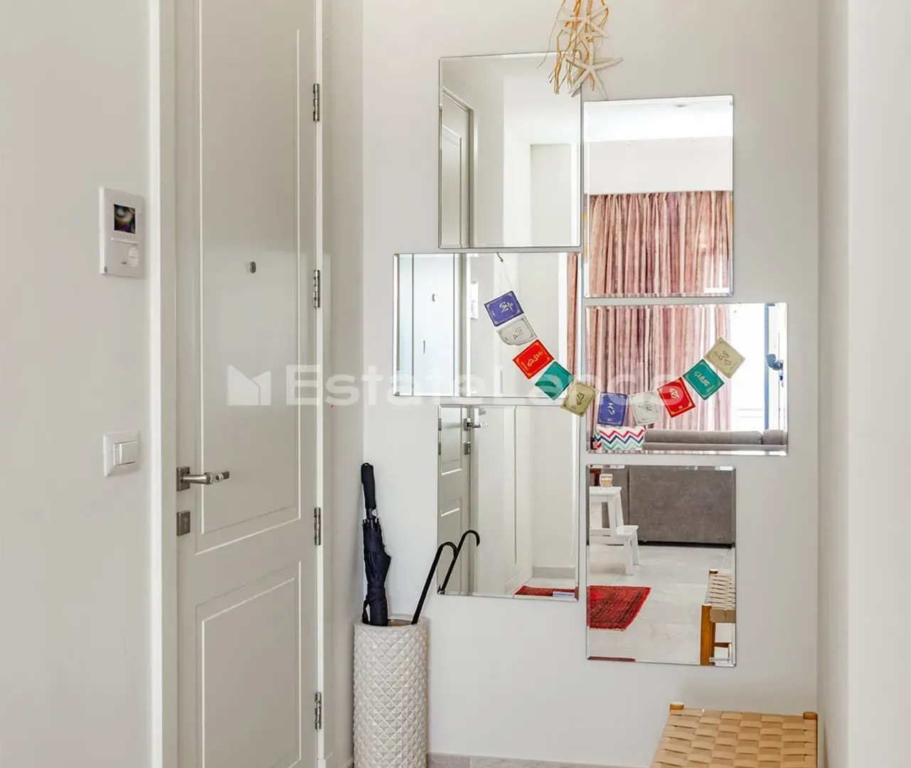 Izdavanje, dvosoban stan, 100m², Luštica Bay, Tivat
