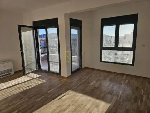 Sale, two bedroom apartment, 69m², Šušanj, Bar