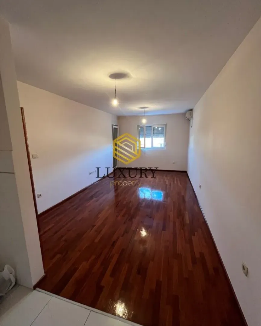 Prodaja, jednosoban stan, 44m², Stari Aerodrom, Podgorica
