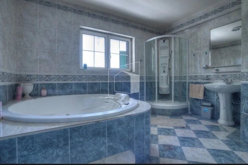 Rent, house, 680m², Tološi, Podgorica