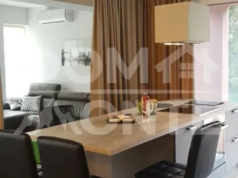 Izdavanje, trosoban stan, 110m², Seljanovo, Tivat - image 3