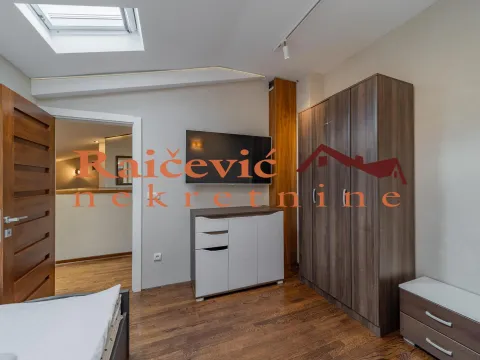 Rent, three bedroom apartment, 120m², Kalenić Pijaca, Vračar Sve Podlokacije - image 16