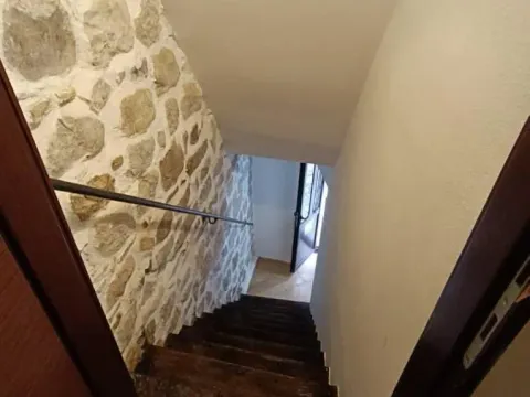 Prodaja, trosoban stan, 88m², Grad, Kotor - image 9