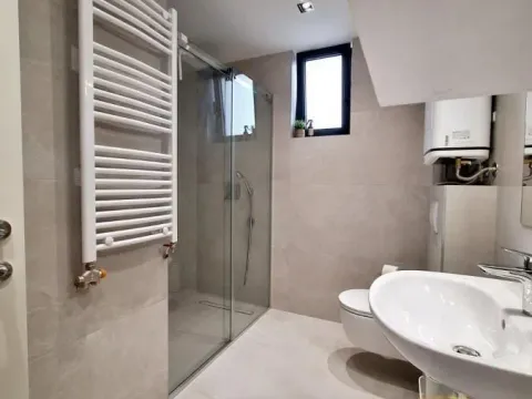 Izdavanje, trosoban stan, 77m², Autokomanda, Voždovac Sve Podlokacije - image 10