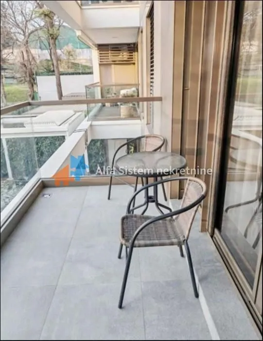 Izdavanje, dvosoban stan, 52m², Lekino Brdo, Voždovac Sve Podlokacije